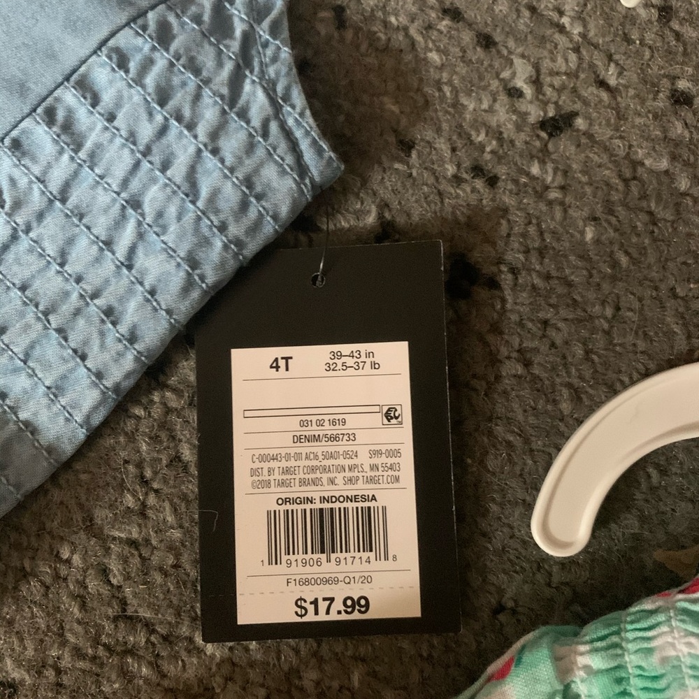 BUNDLE OF DRESSES - Picture 6 of 6